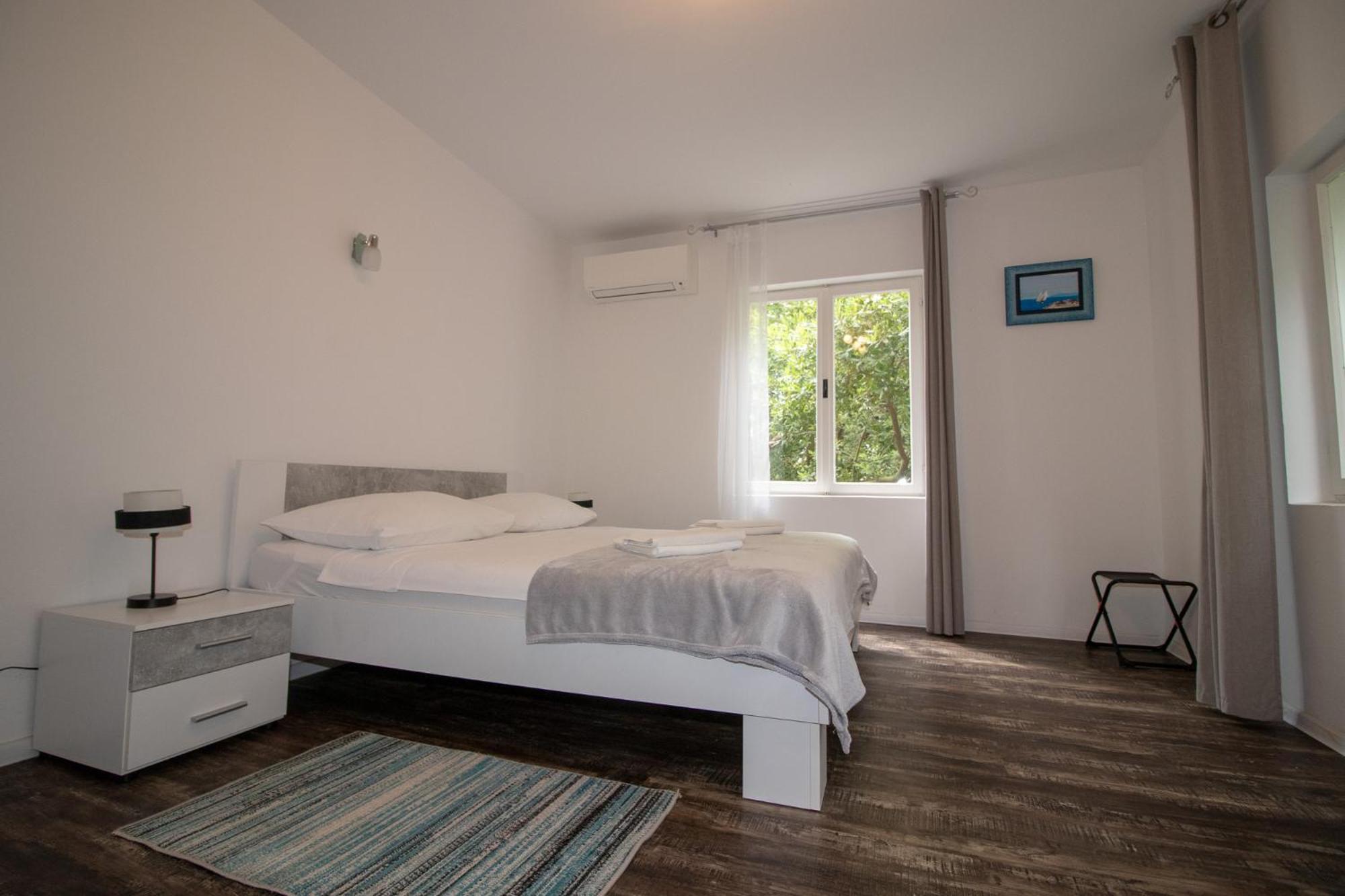 Iginia, Villa *