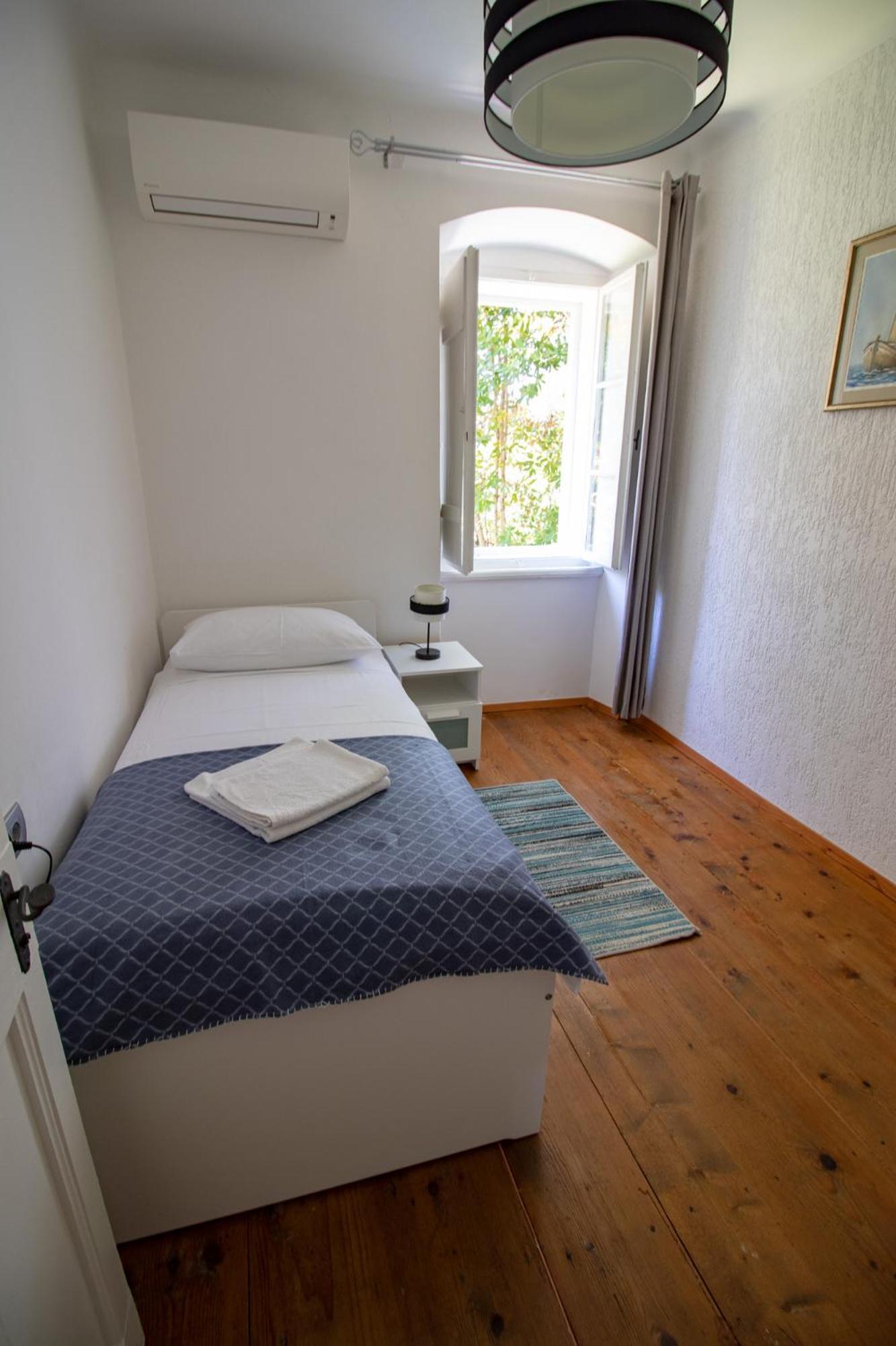 Villa Iginia, *